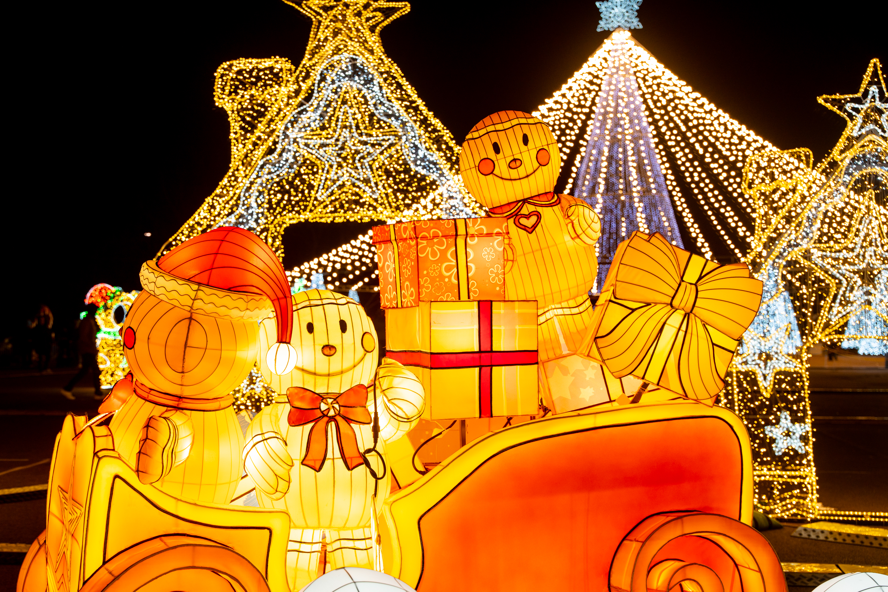 LuminoCity_Holidays_11.jpg
