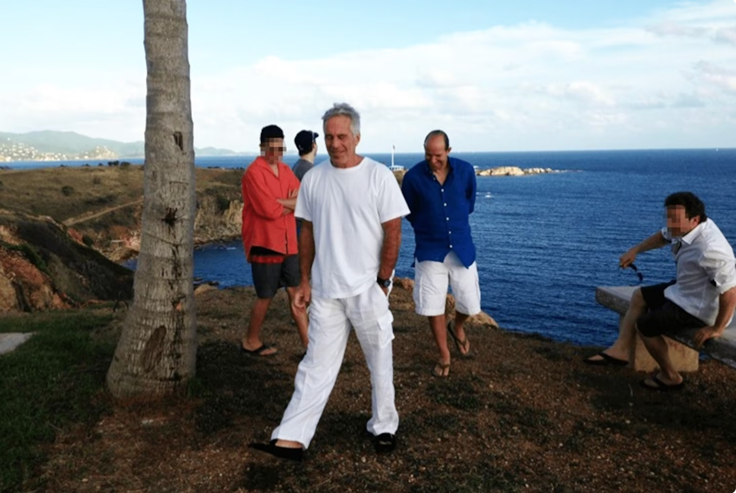 ����¶���ݣ����ð���˹̹С����Ƭ���ڹ���