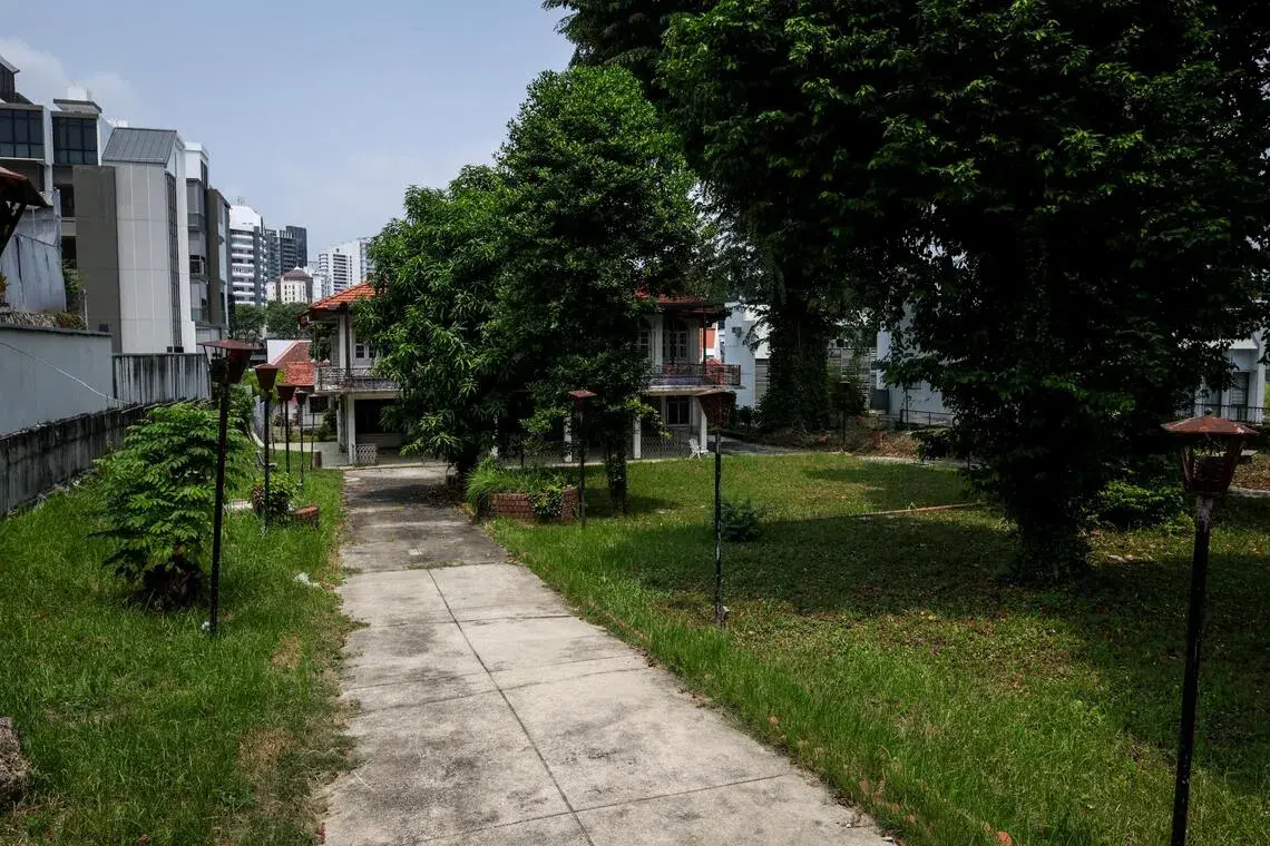 根据判词,程孟芳生前居住在纽顿一带吉士德路(Gilstead Road)一栋洋房。这栋洋房外观显得冷清,似乎已有一段时间无人入住。 (叶振忠摄)